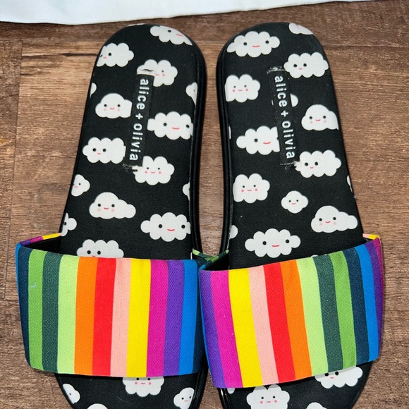 Alice & Olivia Rainbow Slides - Picture 4 of 5